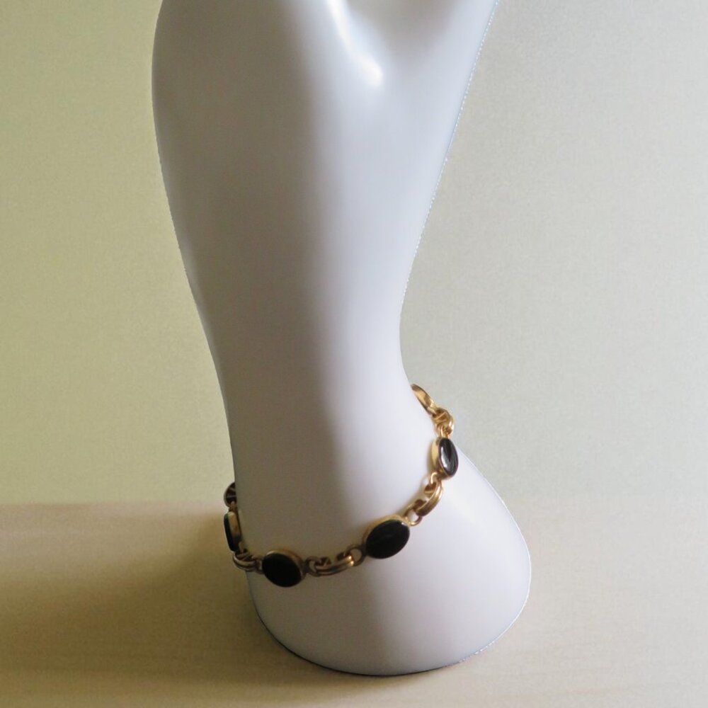 Vintage Black Beaded & Gold Tone Bracelet, EUC